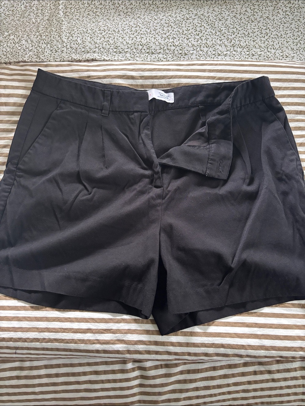 Old Navy “Taylor” Black Women's Tailored Extra High-Rise Shorts